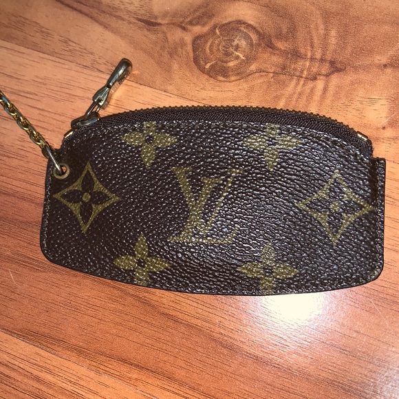 Authentic Louis Vuitton Etui Monogram Key Cles Coin Pouch - Picture 2 of 14